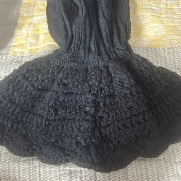 NWT Free People Size XS Megan Crochet top
Black. Open back Puffed sleeves - Picture 11 of 14